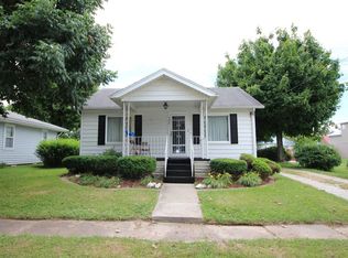 137 E Ridgeway St, Olney, IL 62450