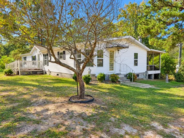 1157 Stillwater Dr, Manning, SC 29102