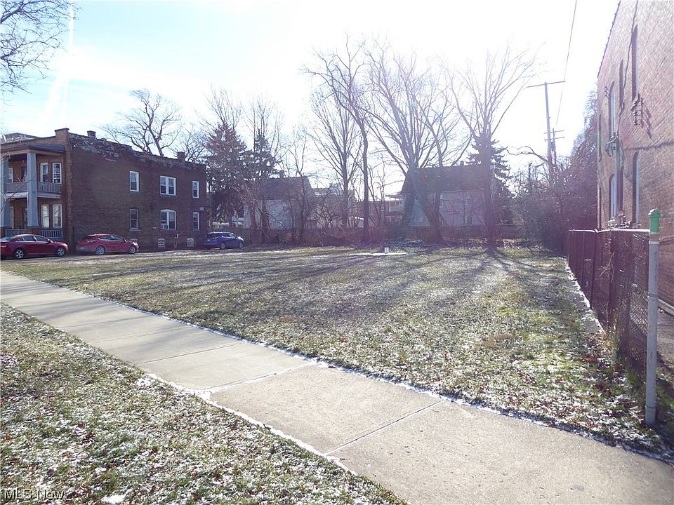 2nd image of 8009-13 Lake Ave