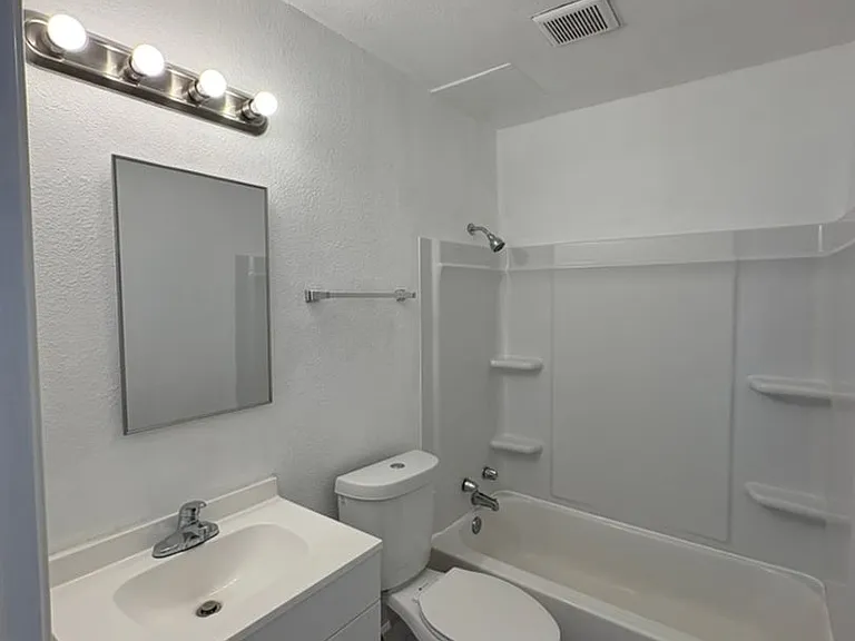 404 Highland Ave — Photo 10