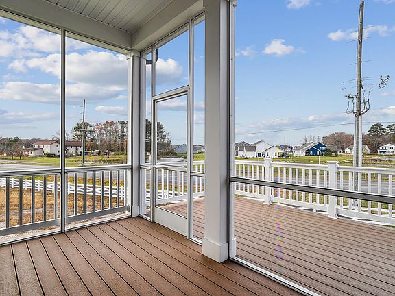 3rd image of 34104 Hornbeam Dr