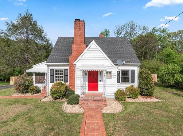 152 Pine St, Amherst, VA 24521