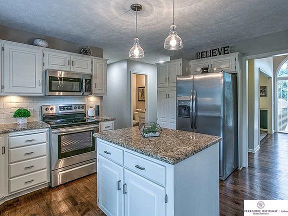 3rd image of 13608 Hillsborough Dr