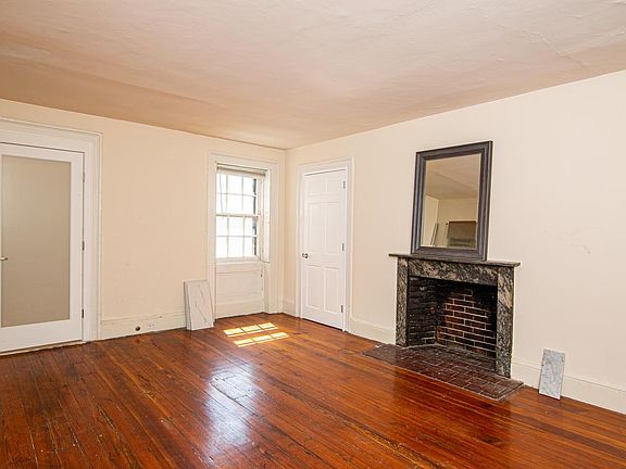 3rd image of 704 S Washington Sq #3P