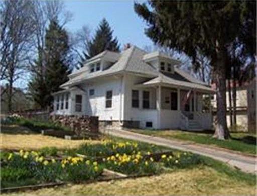 1st image of 42 Woodlawn St