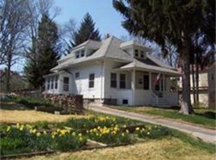 42 Woodlawn St, Randolph, MA 02368