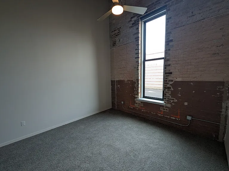 832 Commercial St #101 — Photo 12