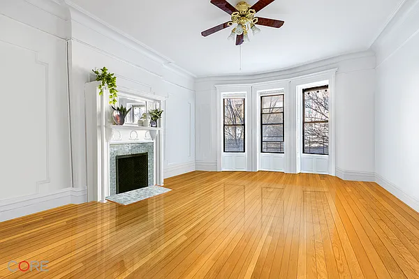 Rented by CORE | media 1