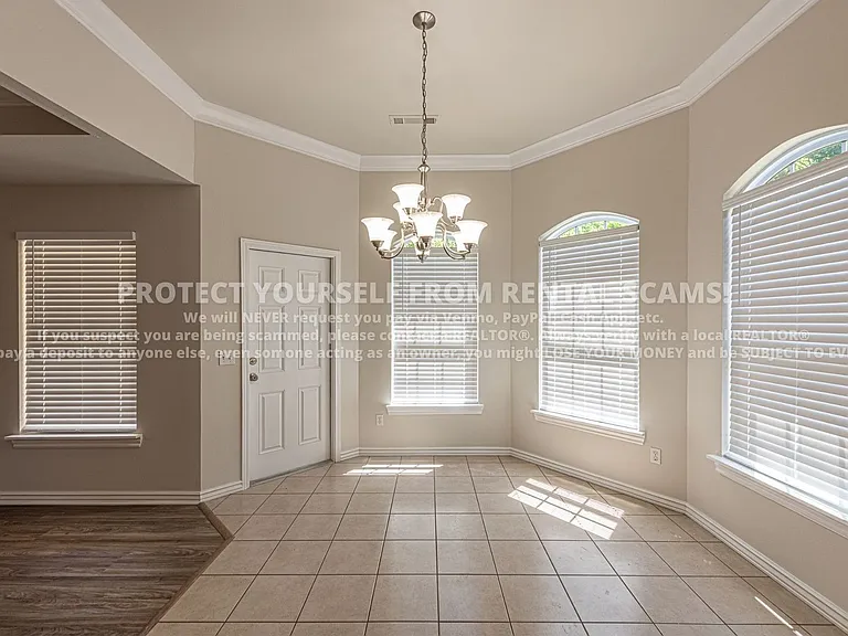 1674 N Hazeltine Dr — Photo 7