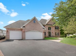 3605 Ridge Rd, Spring Grove, IL 60081