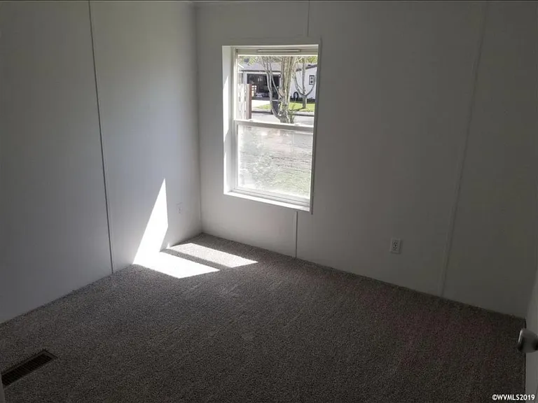 1020 Linden St — Photo 6