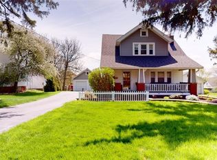 210 E Pleasant Valley Rd, Seven Hills, OH 44131