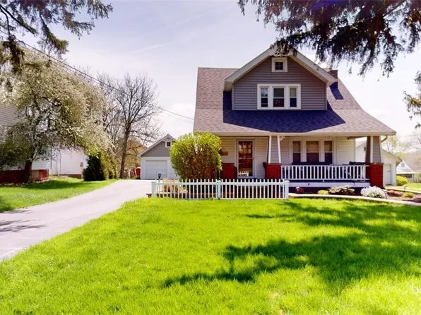 210 E Pleasant Valley Rd, Seven Hills, OH 44131