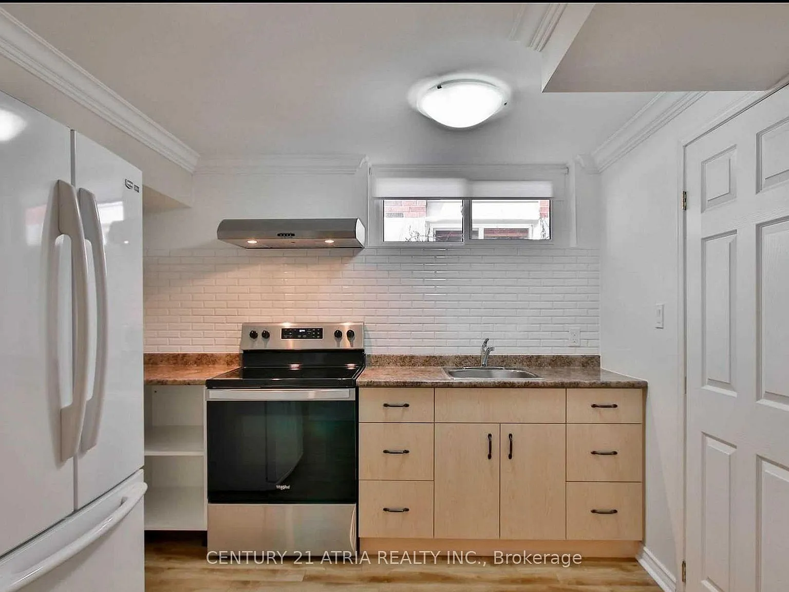 3 bed, $1,799 — Photo 2