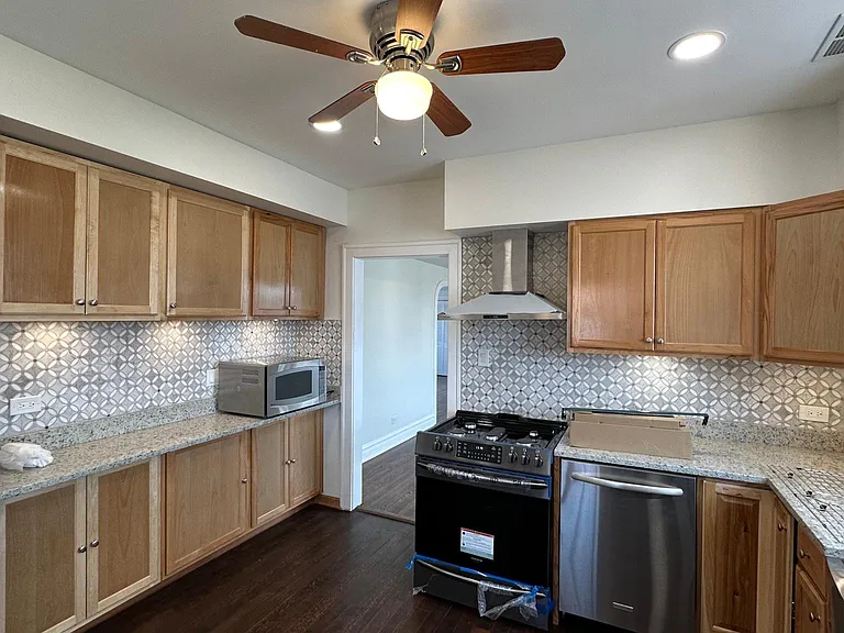 5739 N Francisco Ave #3 — Photo 20