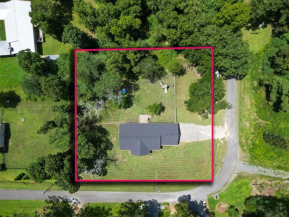 3rd image of 178 Shankles Cir
