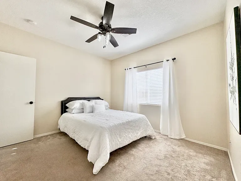 1404 Vista Monte Dr NE — Photo 5