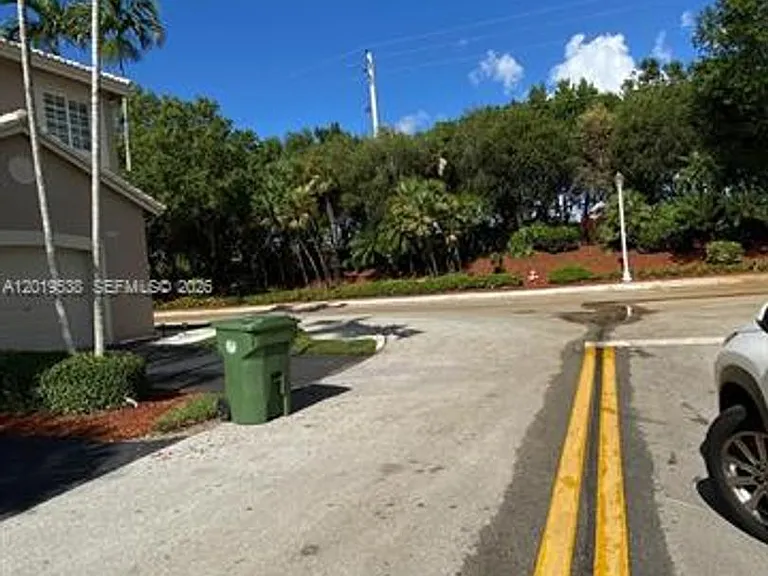 2041 Pompeii Ct #2014 — Photo 33