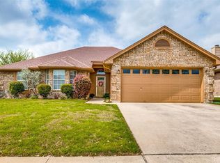 7313 Amber Dr, Watauga, TX 76148