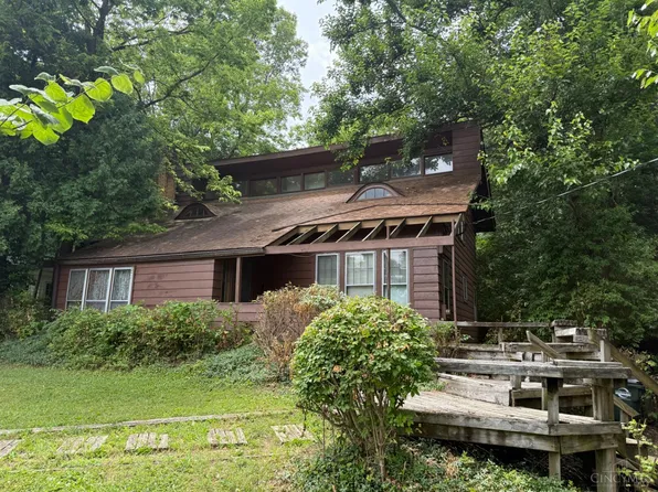 335 N Locust St, Oxford, OH 45056
