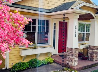 3918 Bagley Ave N, Seattle, WA 98103