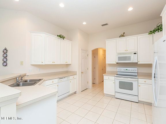 2nd image of 3435 BABICHE Street