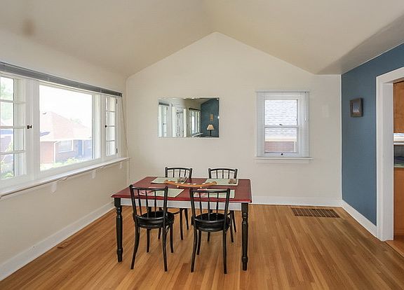 4th image of 1219 E Fenway Ave