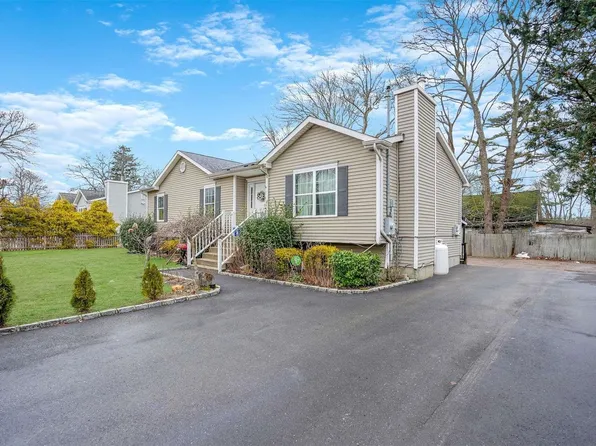 83 Whittier Drive, Mastic Beach, NY 11951