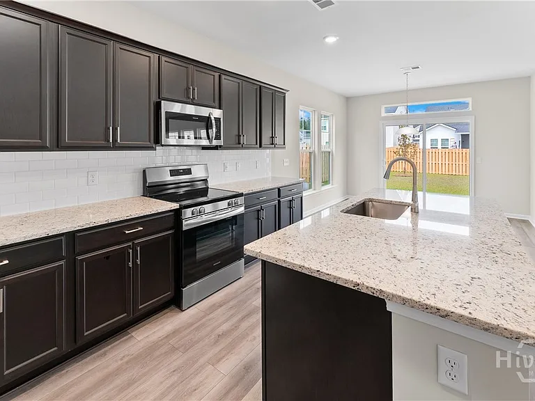 116 Peabody St — Photo 13
