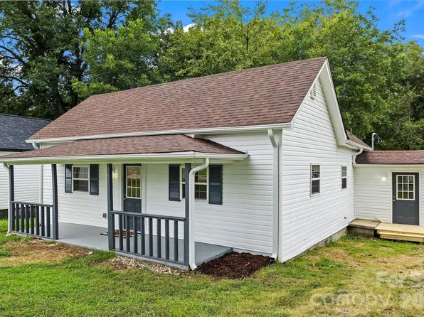 605 Kings Mountain St, Clover, SC 29710