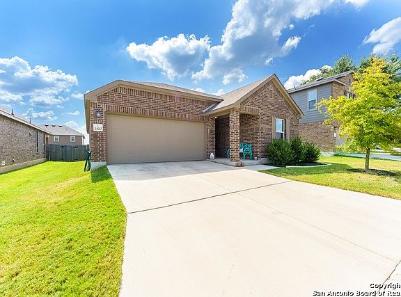 3rd image of 1410 Blue Jay Ct