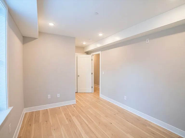4926 Locust Street — Photo 7