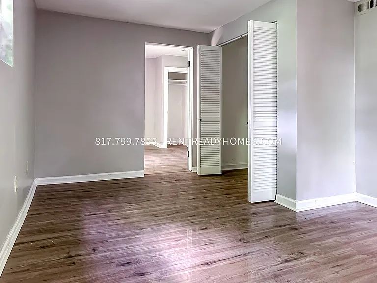 1420 Rayfield Dr — Photo 4