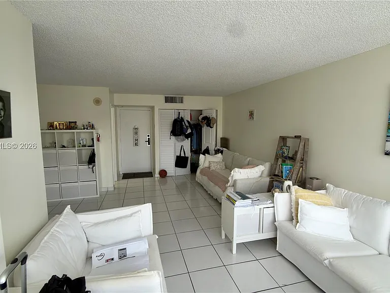 16909 N Bay Rd #907 — Photo 5