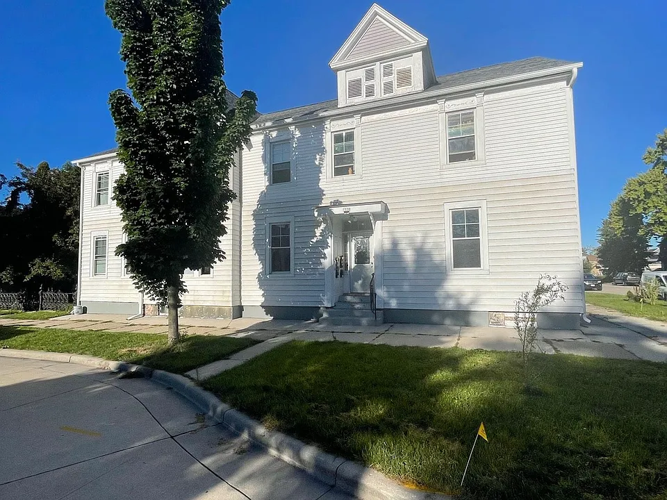 1330 N 12th St. (9 Unit)