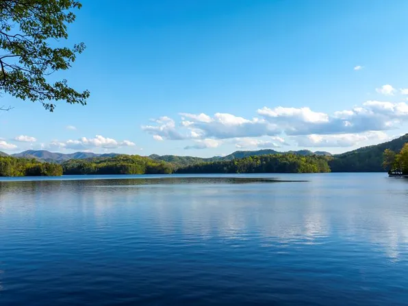 10 Santeetlah Lakeside, Robbinsville, NC 28771