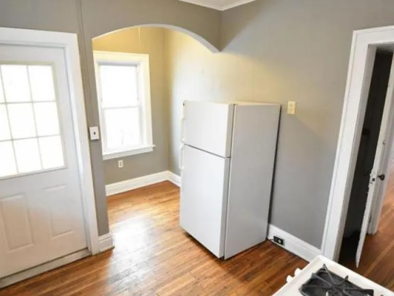 2667 Indianola Ave — Photo 10