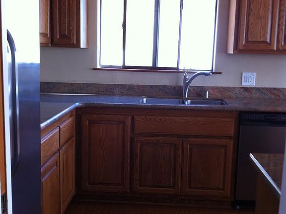 3rd image of 4225 E Livingston Dr