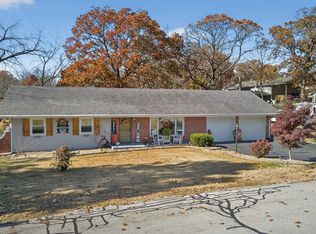 837 Woodlawn Dr, Warsaw, MO 65355