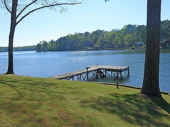 4th image of 98 Bay Pine Ct