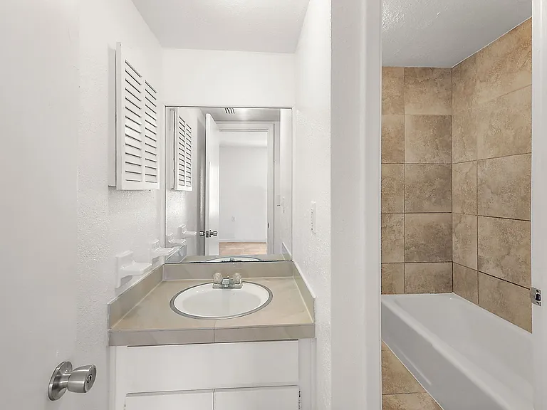 430 Euclid Ave #3 — Photo 10