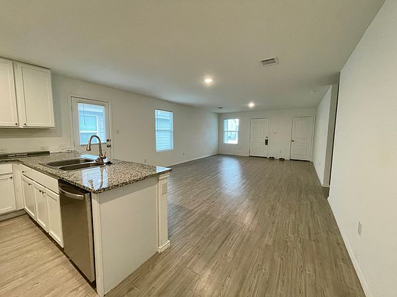 2nd image of 5836 Antonio Pl