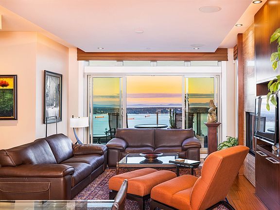 4th image of 2535 Garden Ct #101