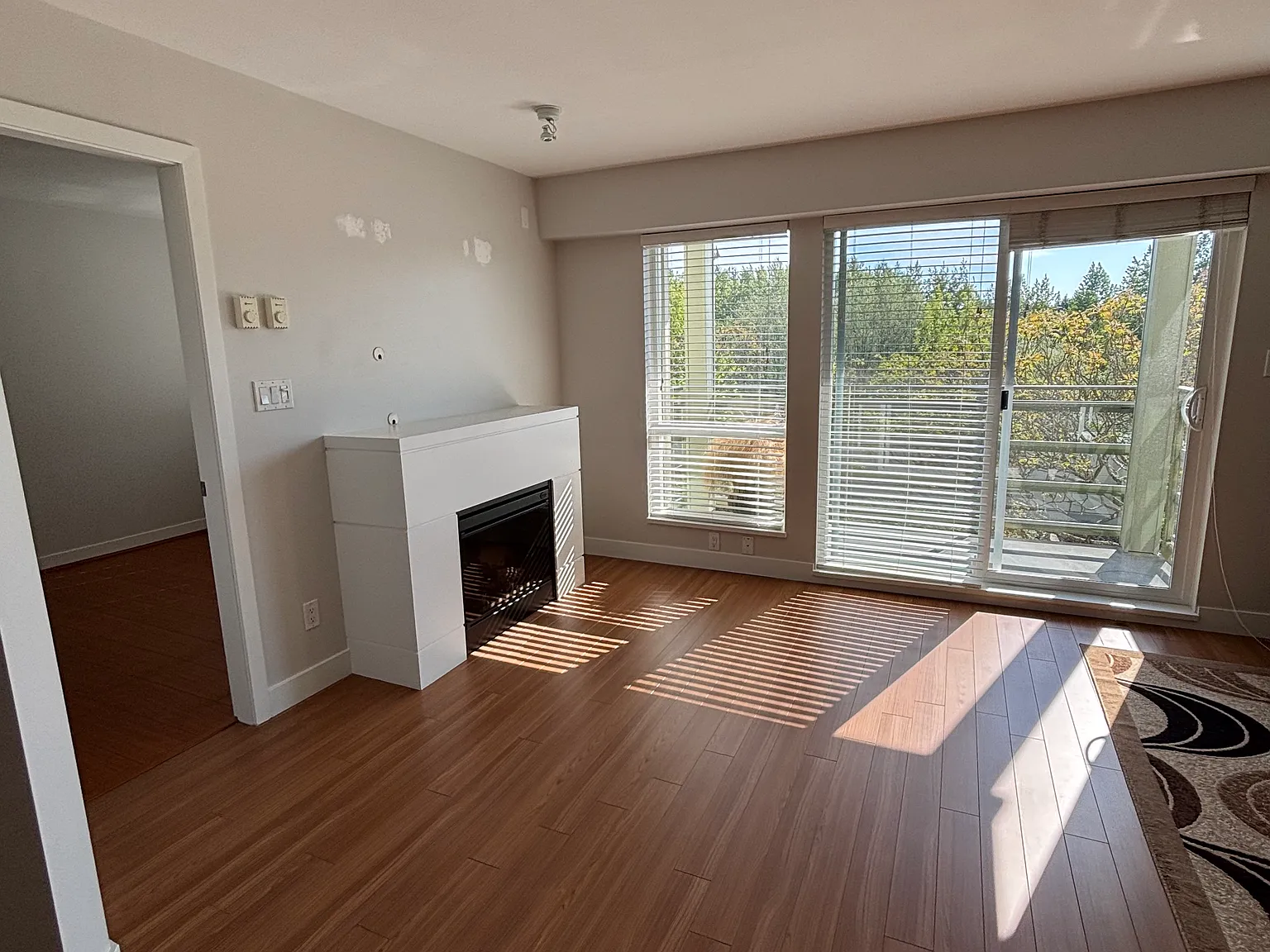 1 bedroom plus den condo — Photo 2