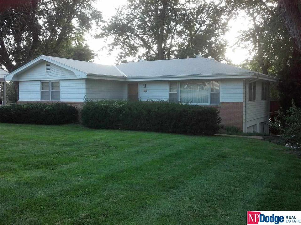 1st image of 4712 N 52nd St