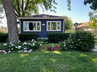 1113 Monroe Ave, Wauconda, IL 60084
