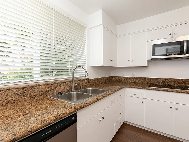 Beverly Regent — Photo 13