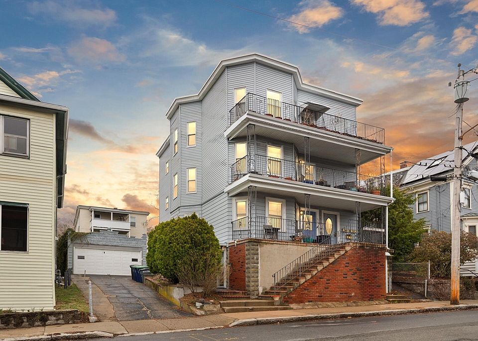 1st image of 33 Newbury St #1