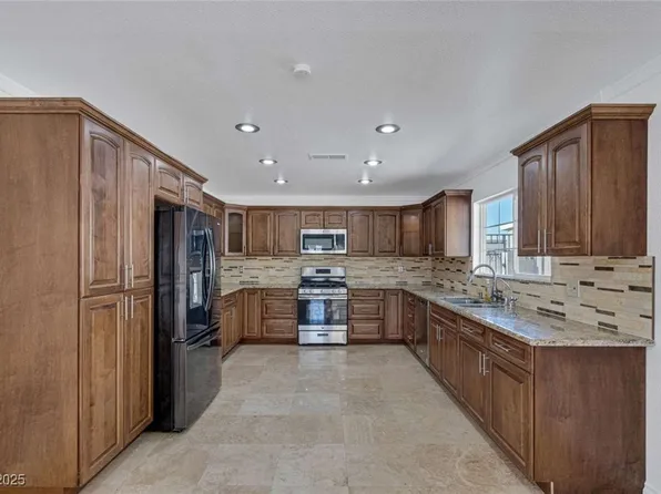 7220 Stormson Dr, Las Vegas, NV 89145