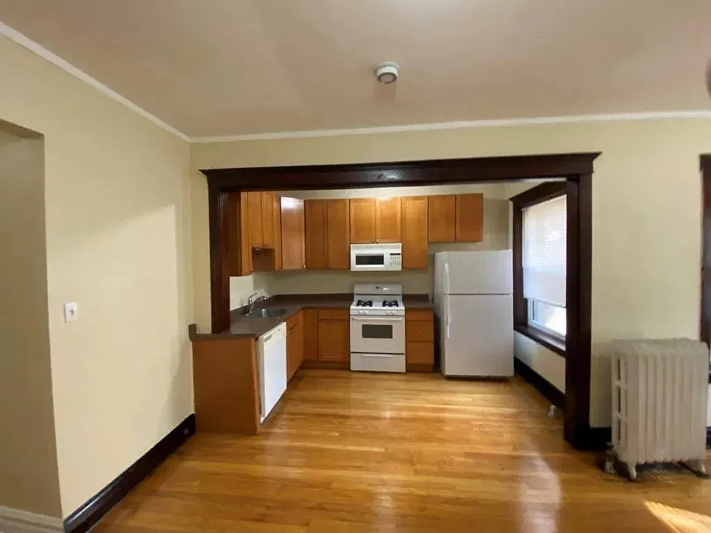 4136 N Keystone Ave — Photo 2